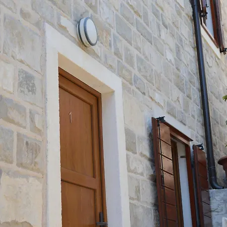 Διαμέρισμα Lea *